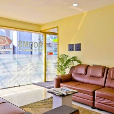 Kenz Residency Hotel Kochi ภายนอก รูปภาพ