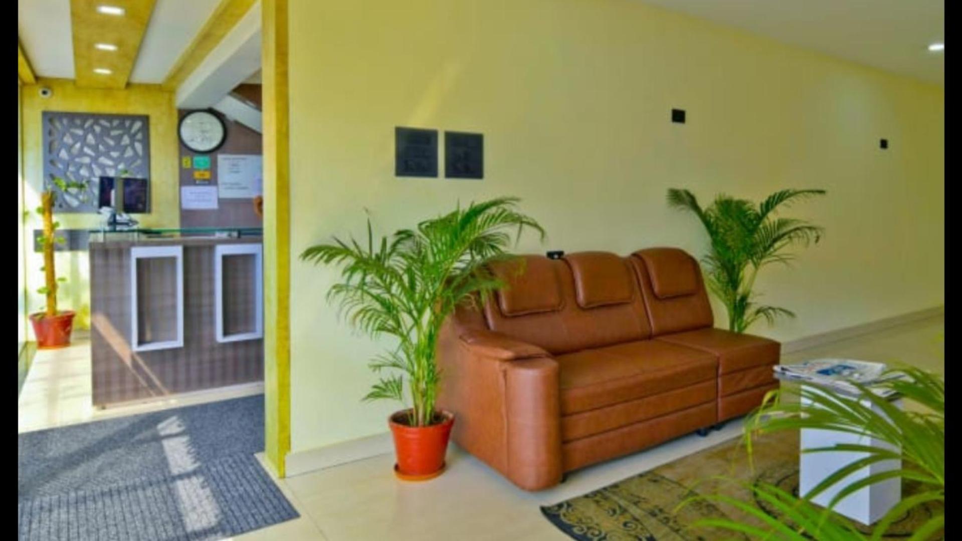 Kenz Residency Hotel Kochi ภายนอก รูปภาพ